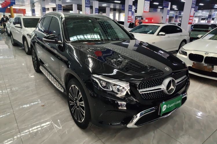 Used Mercedes-Benz GLC 2018 Facelift GLC 200 4MATIC Front Right 45 Deg