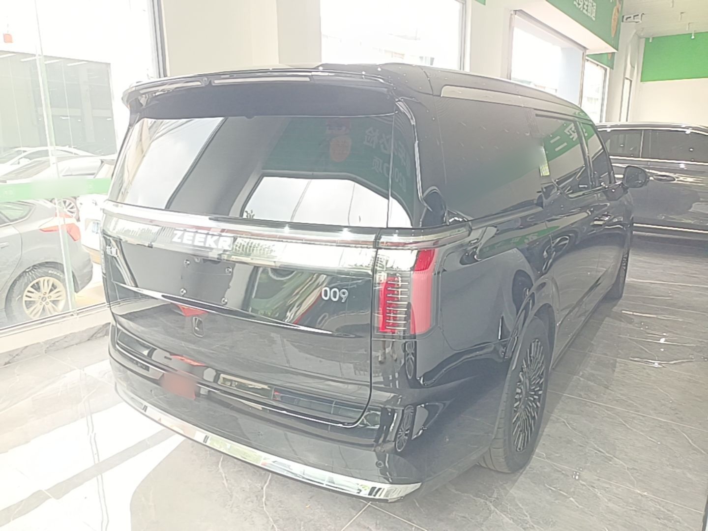 Zeekr 009 2024 Six-Seat Executive Version 4WD 108 kWh — снимка 6