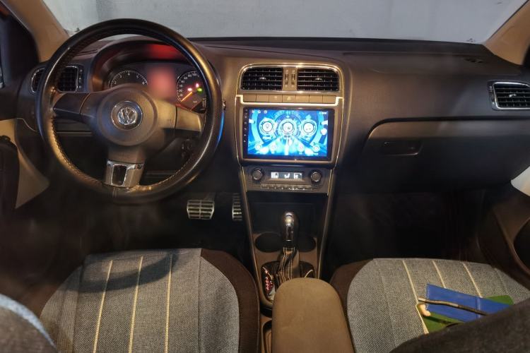 Used Volkswagen Polo 2012 1.6L Cross Polo Automatic Transmission Center Console