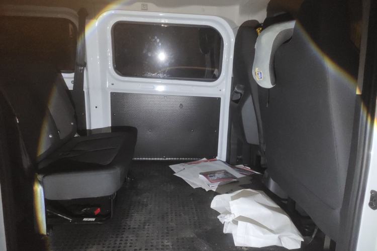 Used JMC E Fushun 2025 Model, Open Window Version, 41.86 kWh, Short Axle, Low-roof
