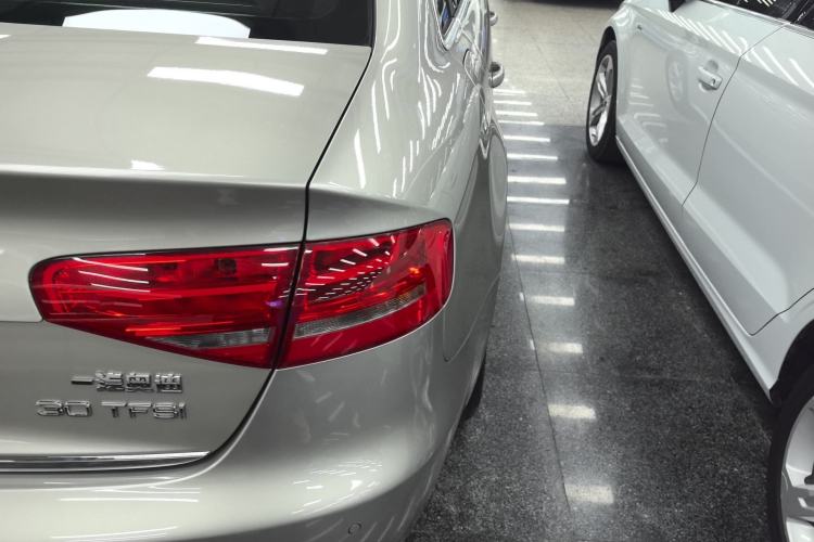 Used Audi A4L 2015 30 TFSI Automatic Comfort Model Right Rear Taillight