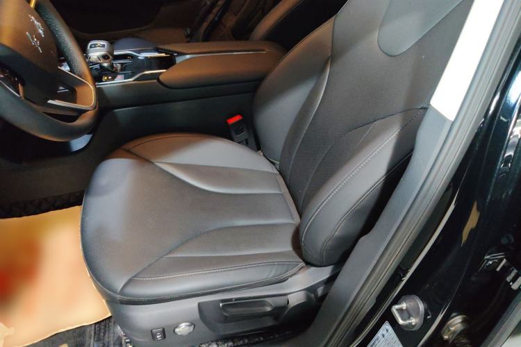 Used Hongqi E-QM5 2024 610 km PLUS