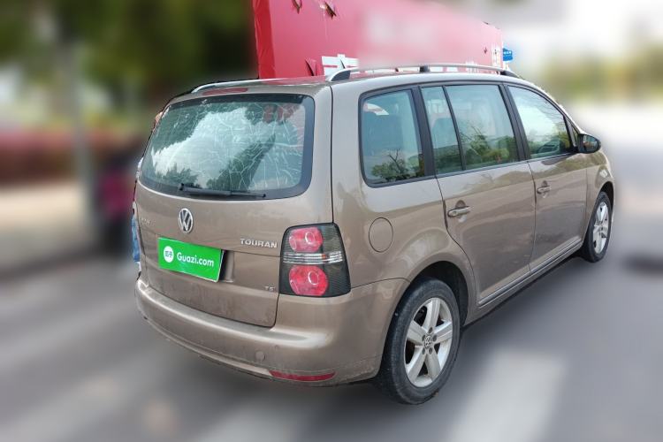 Used Volkswagen Touran 2015 1.4T DSG Comfort Edition 5 Seats Rear Right 45 Deg