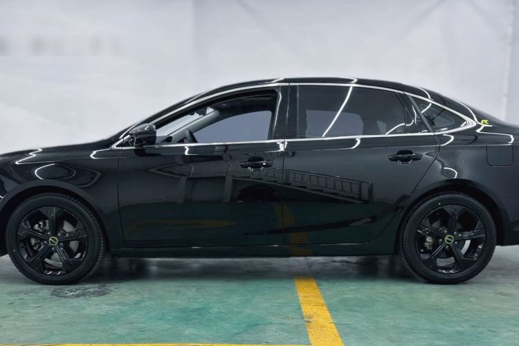 Used Roewe i6 MAX 2020 300TGI Automatic "Swell Cool Smart Drive" Edition
