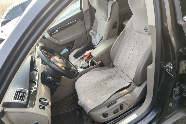 Used Volkswagen Magotan 2012 Facelift 2.0 TSI Prestige Model
