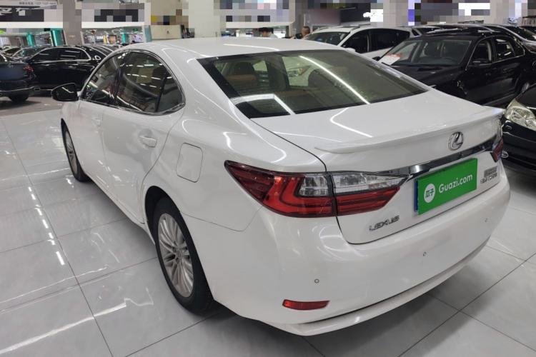 Used Lexus ES 2015 200 Comfort Edition Rear Left 45 Deg