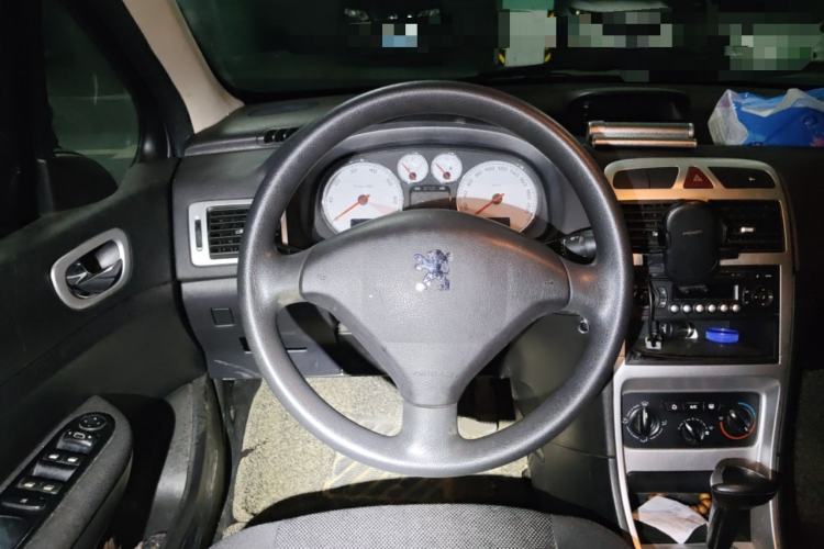 Used Peugeot 307 2010 Sedan 1.6L Automatic Luxury Edition
