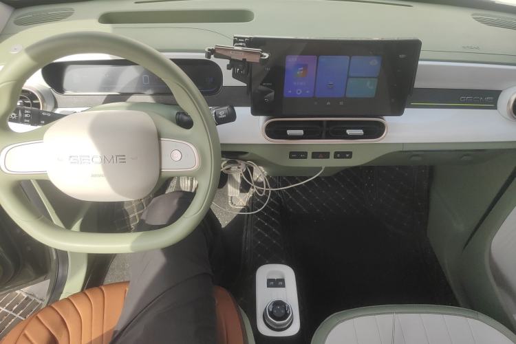 Used Geely Galaxy Panda 2025 210km Panda Rider Center Console