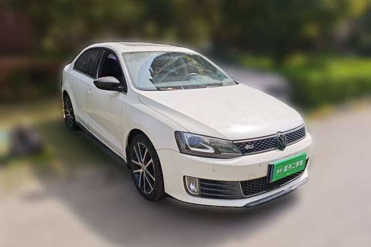 Used Volkswagen Sagitar 2013 2.0 TSI GLI Front Right 45 Deg