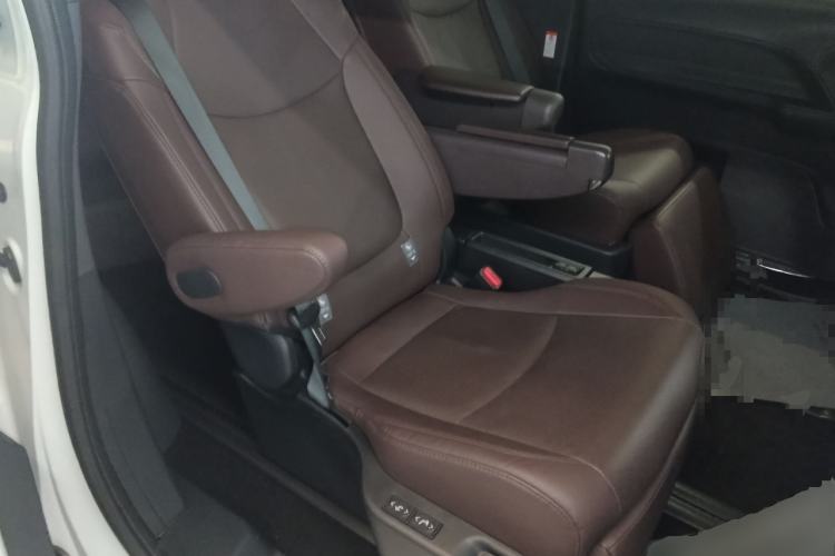 Used Toyota Granvia 2023 2.5L Hybrid Flagship VIP Edition Left Rear Seat