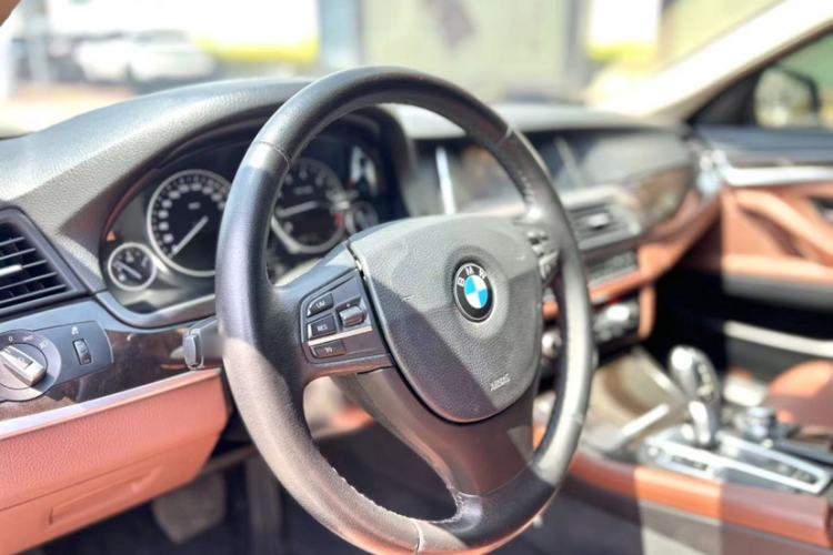 Used BMW 5 Series 2014 525Li Leading Model