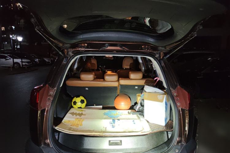 Used Toyota RAV4 2015 2.0L CVT Two-Wheel Drive Urban Edition Trunk