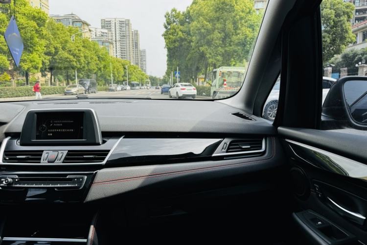 Used BMW 2 Series Gran Tourer 2015 218i Sports Design Package Interior 4