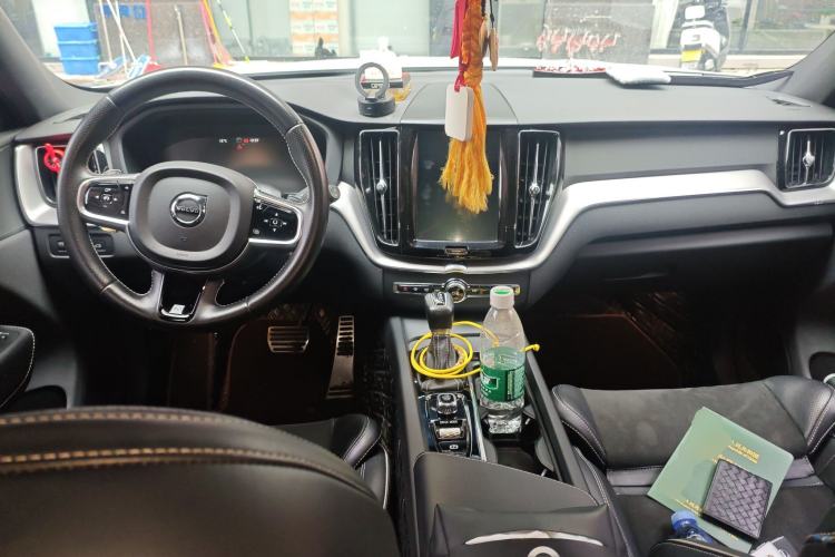 Used Volvo XC60 2019 T5 4x4 Smart & Dynamic Sport Edition China VI Standard