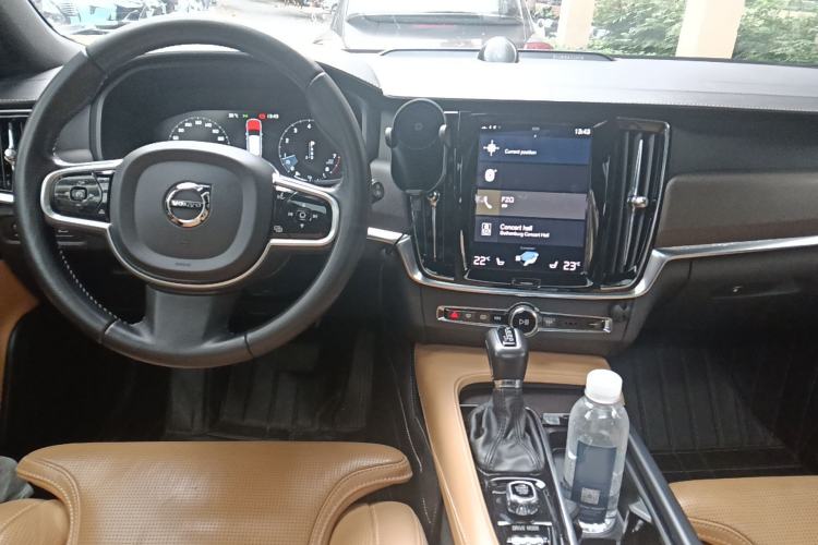 Used Volvo V90 2020 Cross Country T5 AWD Prestige Edition
