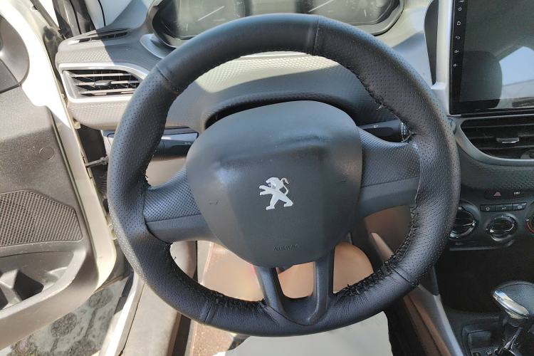 Used Peugeot 2008 2015 1.6L Automatic Playcool Edition
