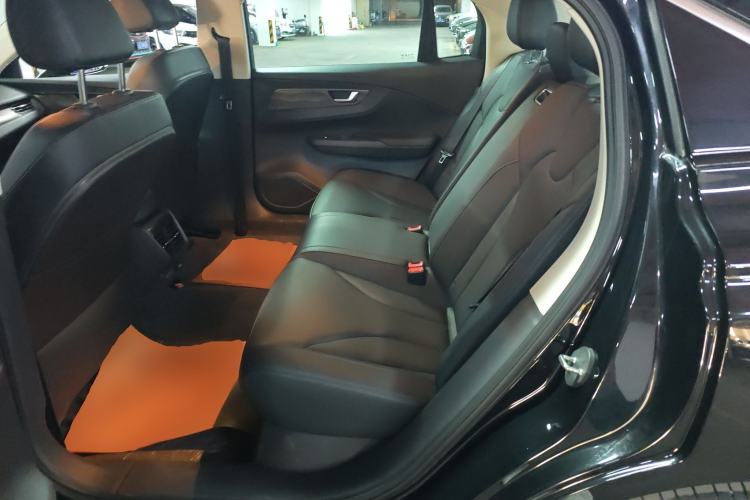 Used Hongqi E-QM5 2021 Online Booking Charging Basic Edition 5 Seats
