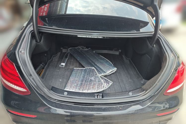 Used Mercedes-Benz E-Class 2016 E 200 L Sport Edition Trunk