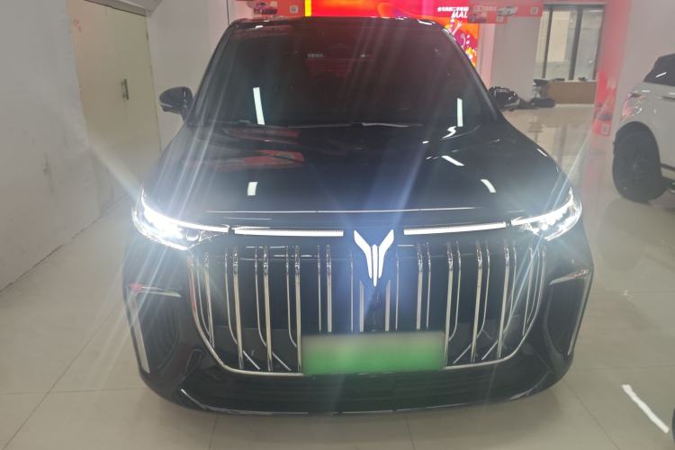 Used VOYAH Dream 2024 PHEV Ultra-Long Range Flagship Edition Front