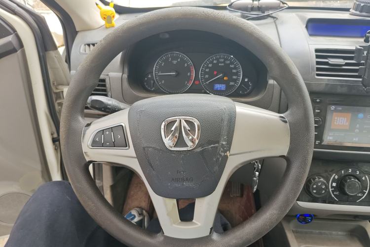 Used BAIC Weiwang M20 2014 1.5L Ultra-Luxury DAM15DL Steering Wheel
