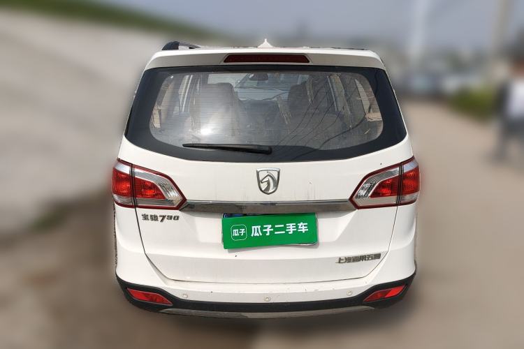 Used Baojun 730 2014 1.8L manual Comfort trim 7-seater Rear
