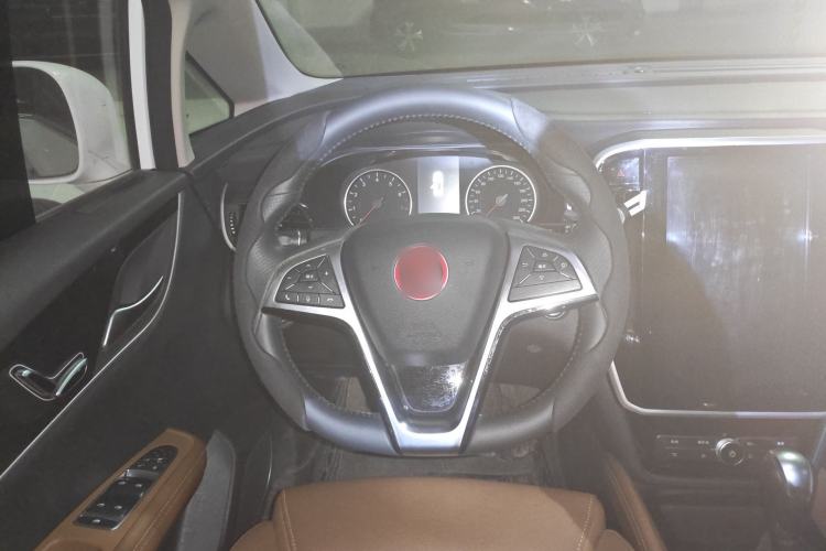 Used BYD Song MAX 2018 1.5T Automatic Smart Connect Luxury 6-Seater Steering Wheel