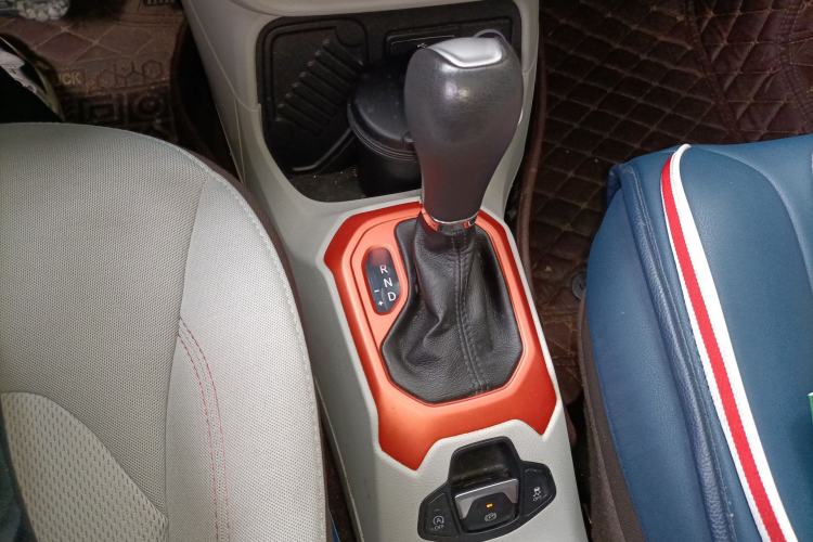 Used Jeep Renegade 2016 1.4T Automatic Jingneng Edition Gear Lever