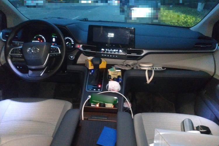 Used Toyota Sienna 2024 2.5L Hybrid Comfort Edition