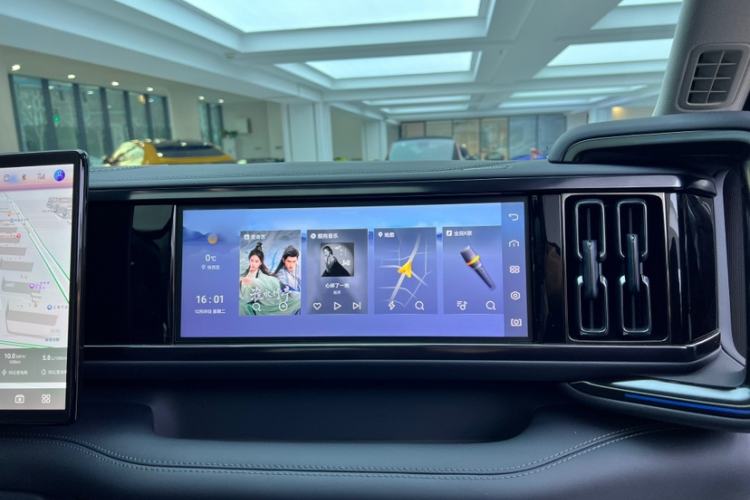 Used Formula Leopard Leopard 5 2023 Navigator Edition
