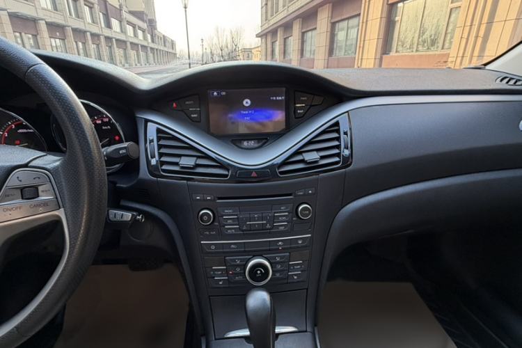 Used Bestune B70 2014 2.0L automatic luxury version
