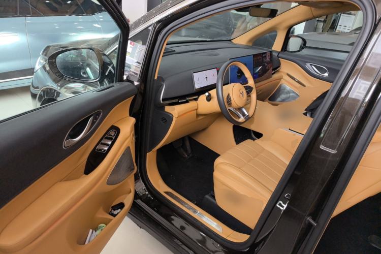 Used VOYAH Dream 2025 PHEV Four-Wheel-Drive Flagship Kunpeng Edition Driver Seat