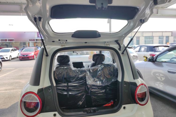 Used CHANGAN NEVO Lumin 2026 Model Treasure Edition 205km Passionate Beige Ningde Trunk