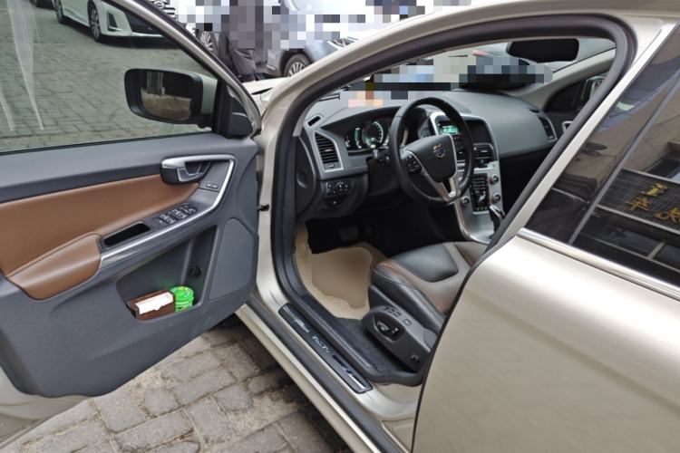 Used Volvo XC60 2017 T5 AWD Smart Range Edition Driver Seat