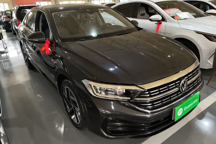 Used Volkswagen Sagitar 2023 300TSI DSG Excellence Edition Front Right 45 Deg