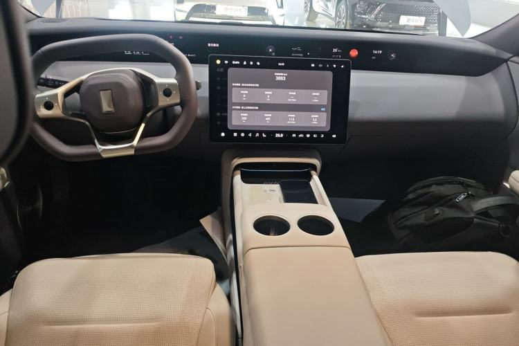 Used Avatr 06 2025 Pro Range-Extended Edition Center Console