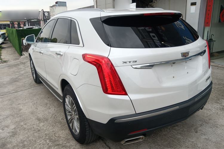 Used Cadillac XT5 2018 25T Luxury Model Rear Left 45 Deg