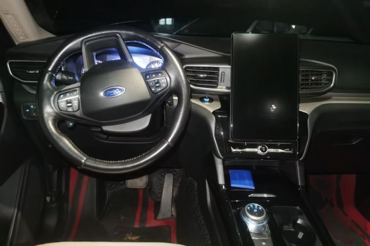 Used Ford Explorer 2020 EcoBoost 285 Rear-Drive Trend Edition 7-Seater Center Console