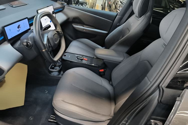 Used Lynk & Co Z20 2025 530 km Range Rear-Wheel Drive Max