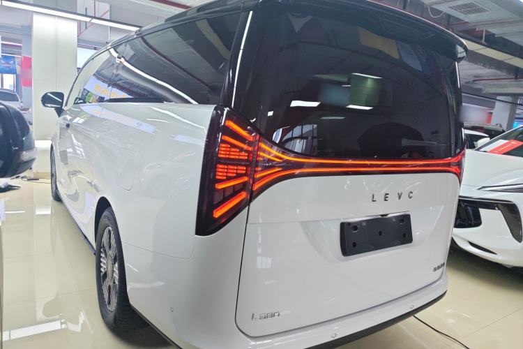 Used Geely Galaxy LEVC L380 2024 140-Degree 8-Seater Four-Wheel Drive Max Rear Left 45 Deg