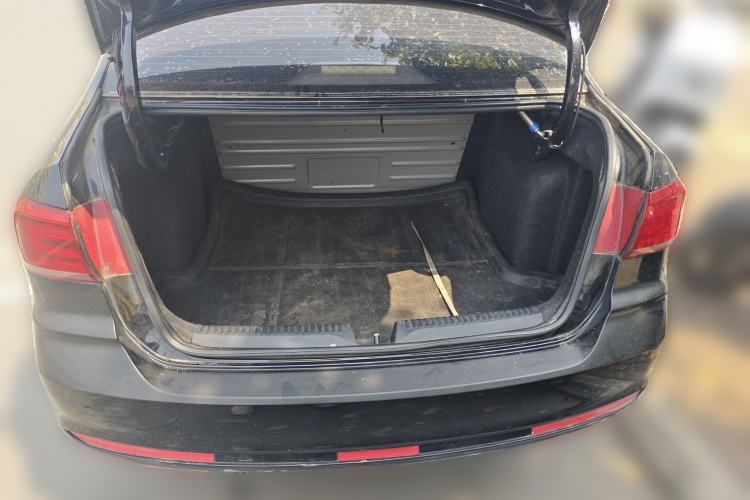 Used Volkswagen Santana 2016 1.6L Manual Fashion Edition