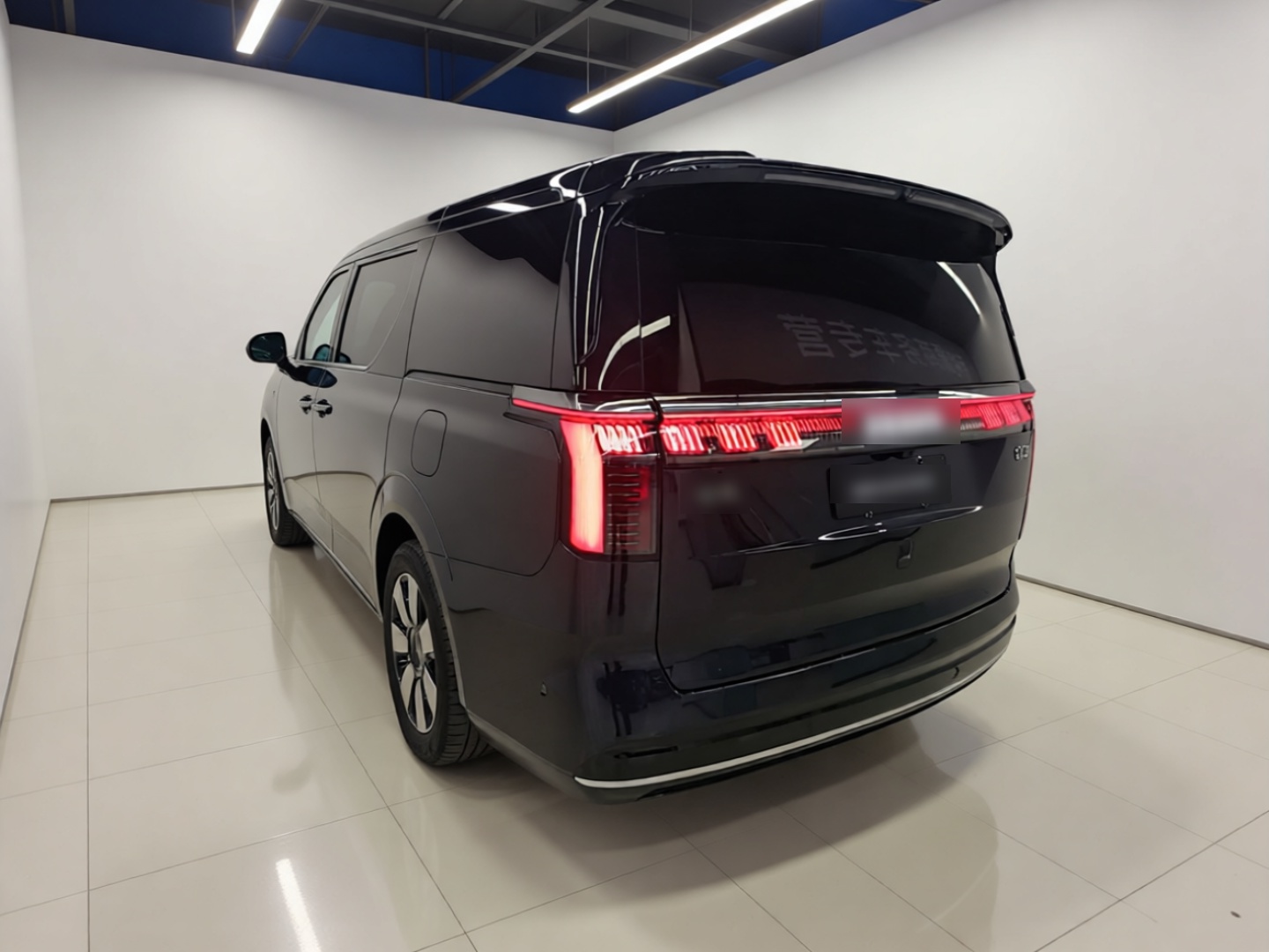 Zeekr 009 2024 7-Seater Walk-Through Version Four-Wheel Drive 108 kWh — снимка 4