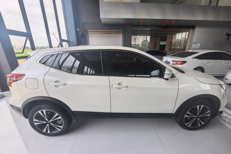 Used Nissan Qashqai 2021 2.0L CVT Luxury Edition Exterior 3