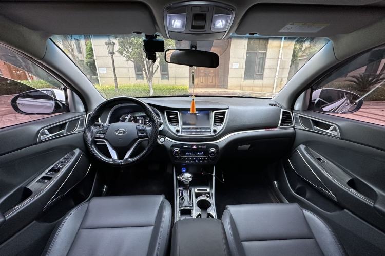 Used Hyundai Tucson 2018 1.6T Dual-Clutch Two-Wheel Drive 15th Anniversary Special Edition