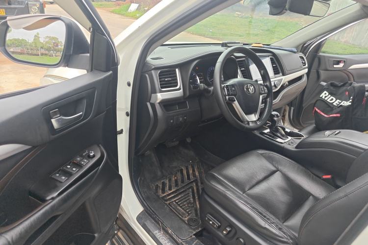 Used Toyota Highlander 2018 2.0T Four-Wheel Drive Luxury Edition 7 Seats China V Emission Standard Driver Seat
