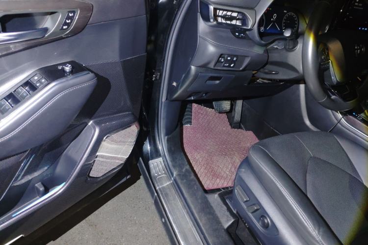 Used Toyota Highlander 2022 Dual-Engine 2.5L Four-Wheel Drive Supreme Edition 7-Seater Driver Seat