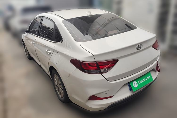 Used Hyundai Celesta 2017 1.6L Automatic Enjoyment Version GLS
