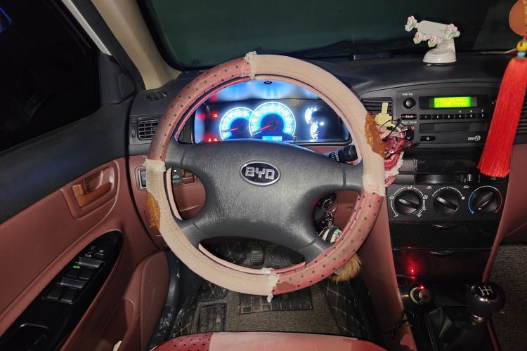 Used BYD F3 2012 Energy-Saving Model 1.5L Manual Comfort Version Steering Wheel