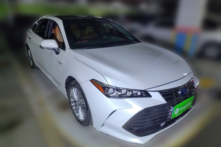 Used Toyota Avalon 2019 Dual-Engine 2.5L XLE Prestige Version China VI Standard
