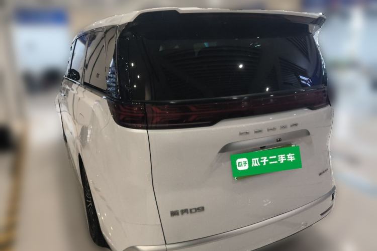 Used Denza D9 2022 DM-i 970 Four-Wheel Drive Flagship Model
