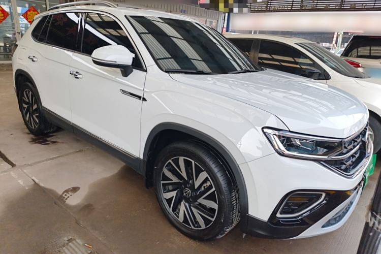 Used Volkswagen Tayron 2024 300TSI Two-Wheel-Drive Luxury Plus Advanced Version Front Right 45 Deg